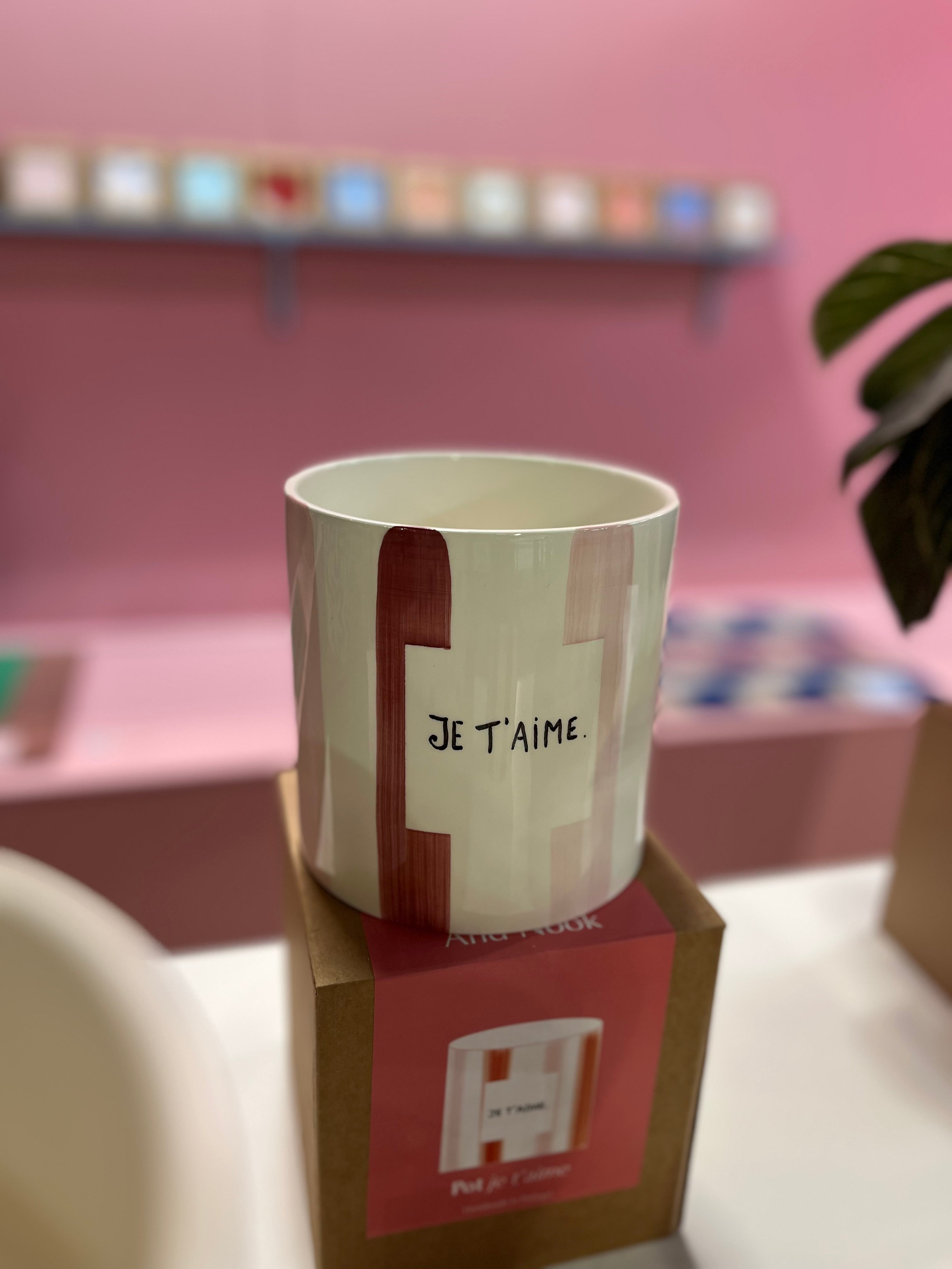 Ontdek plantenpotten van AND NOOK bij L’Arredo. Stijlvolle potten voor elk interieur met gratis verzending in België.