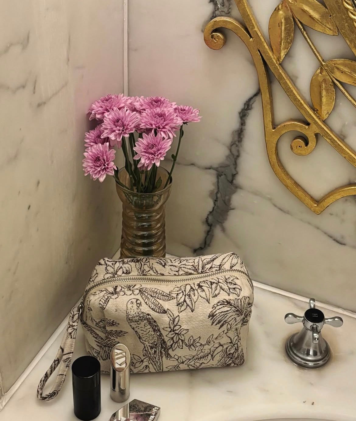 Stijlvolle toilettassen van Khus Collection shop je bij L’Arredo. Ontdek duurzame, praktische designs en geniet van gratis verzending in België.
