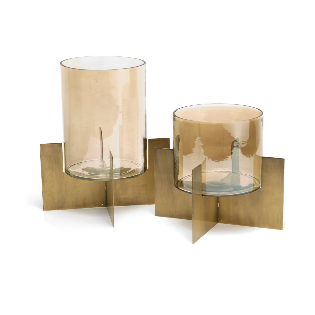 Hoge Hurricane X kaarshouder van glas en metaal, handgemaakt, elegant en robuust, voor sfeervolle en tijdloze verlichting.